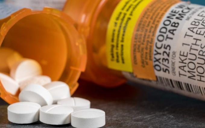 Oxycodone opioid pill bottle